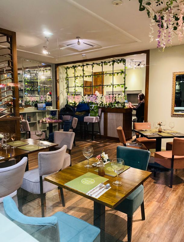 restaurant image